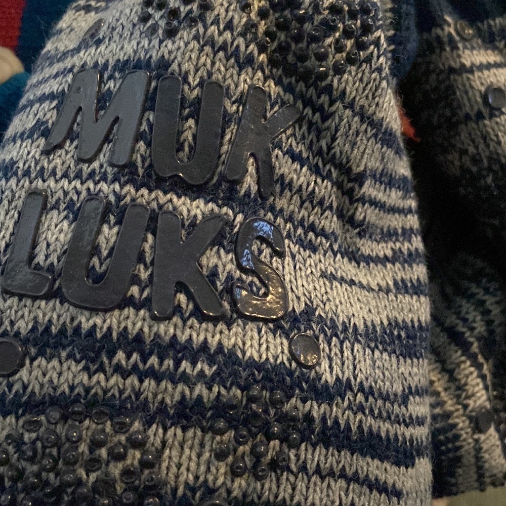 NWT Muk Luks Blue Gray Stripes Treated With Jojoba Oil S/M 6-8 - Picture 7 of 7